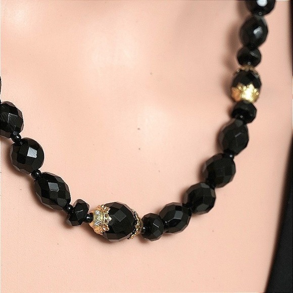 Vintage Style Black Faceted Bead Necklace Gold Filigree Accents Lobster Clasp - Picture 3 of 4